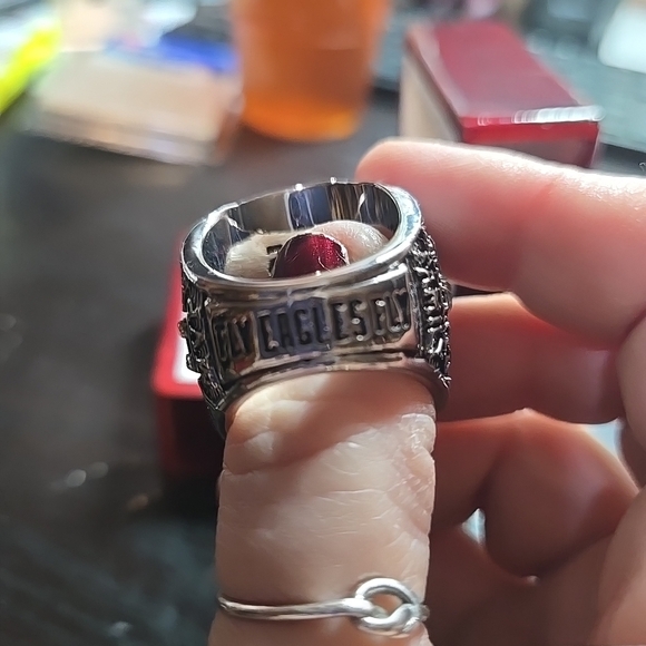 Eagles Championship ring rep. - Picture 4 of 16